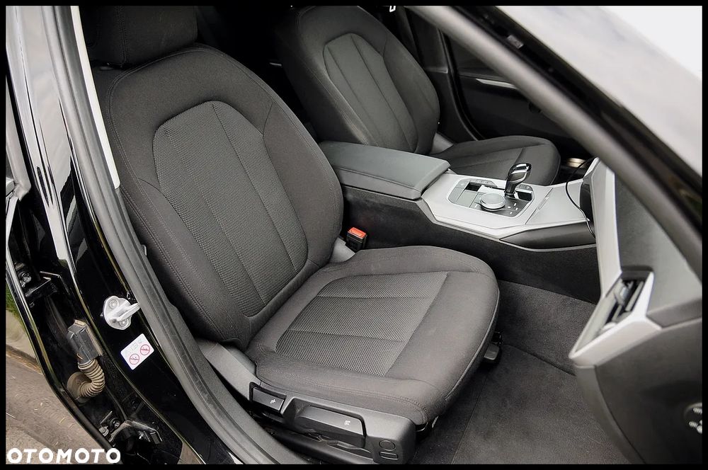 BMW Seria 3 320i - 26