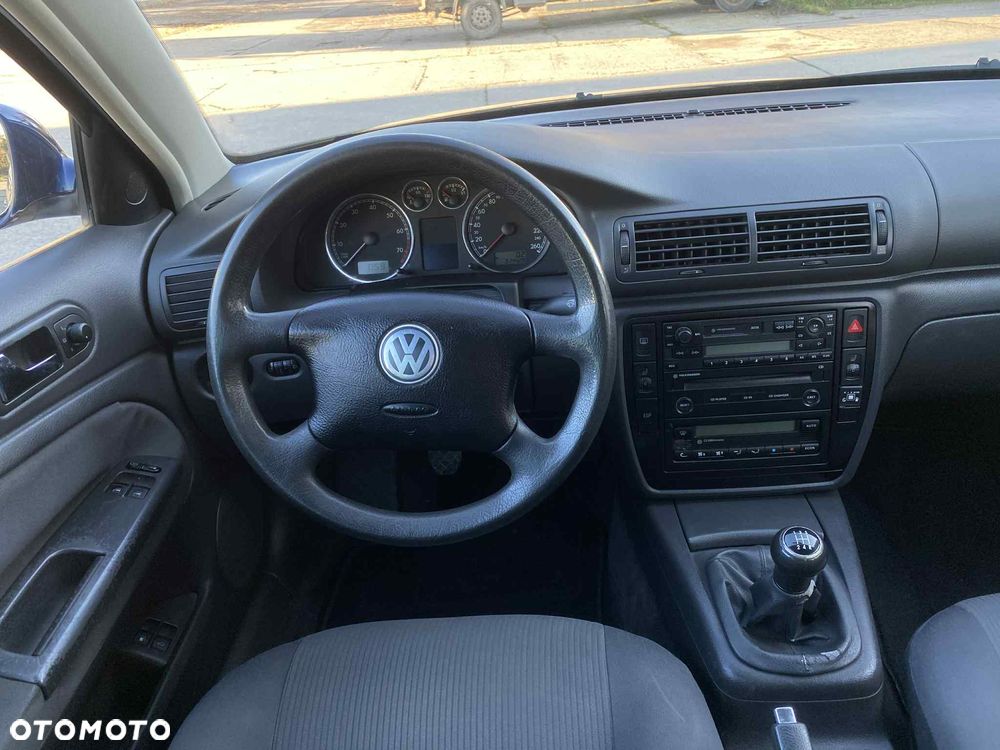 Volkswagen Passat ver-1-6-family - 15