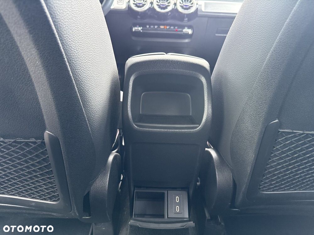 Mercedes-Benz GLB - 24