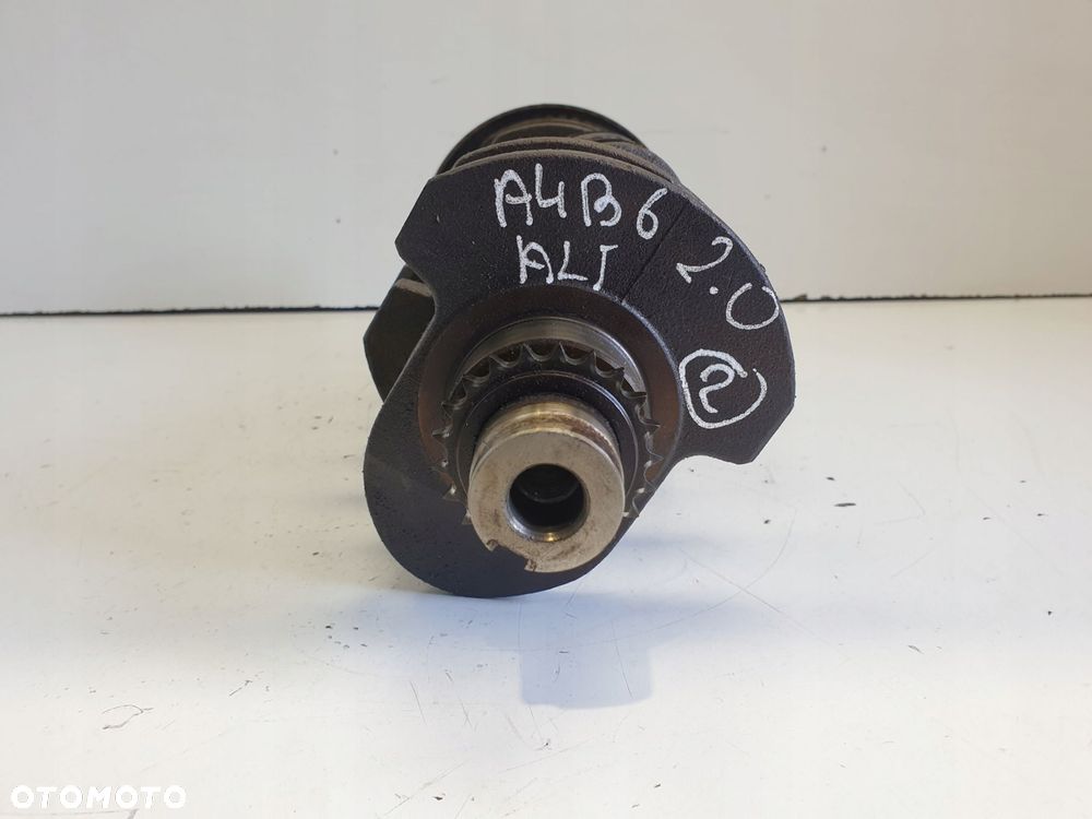 WAŁ KORBOWY Audi A4 B6 2.0 FSI oryginał - 2