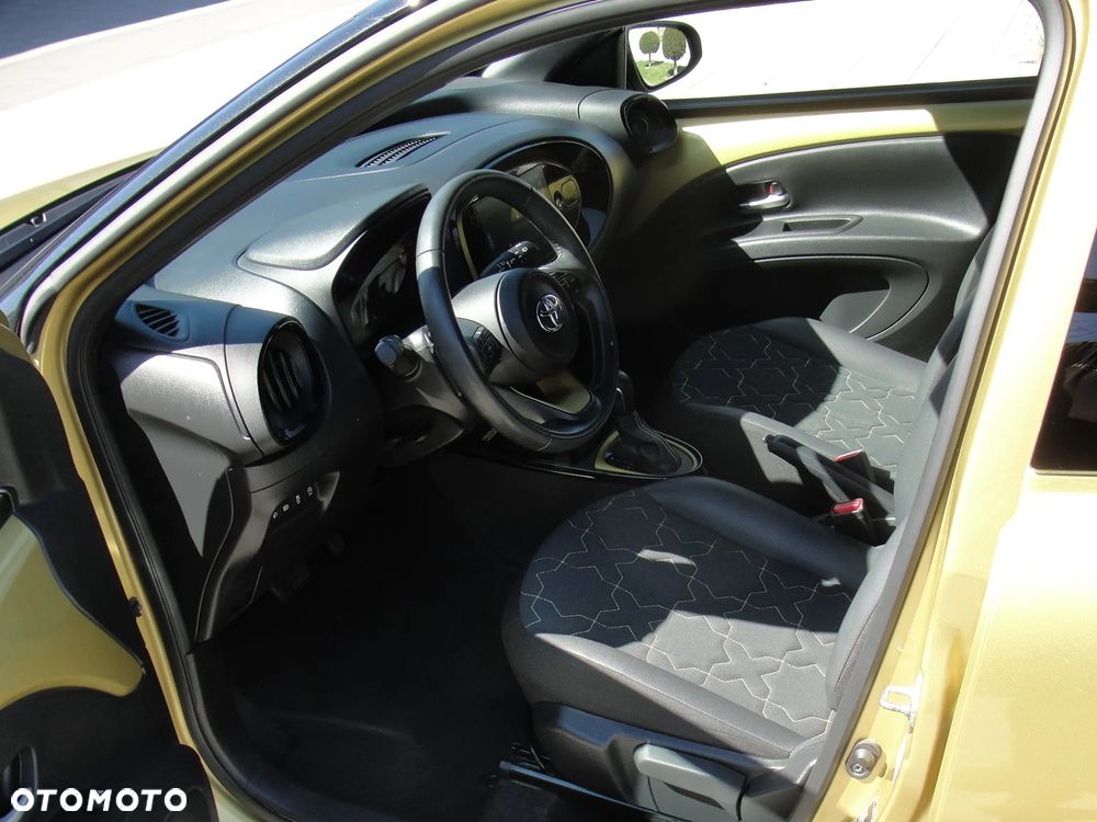 Toyota Aygo X x-shift x-clusive Style Selection - 13