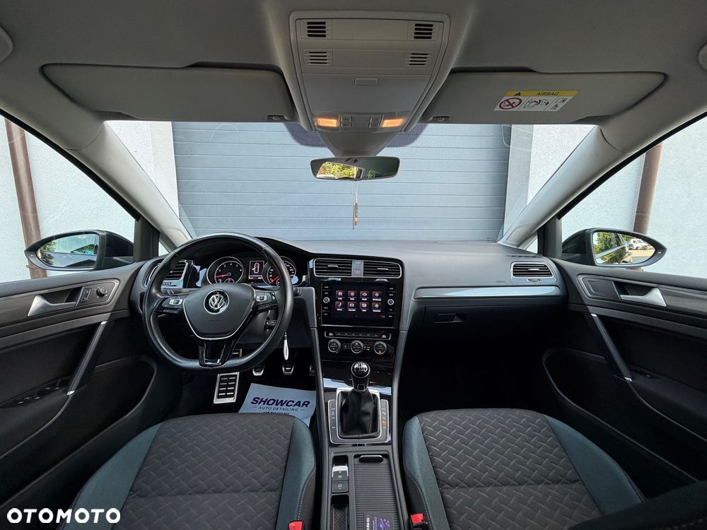Volkswagen Golf 1.0 TSI IQ Drive - 10