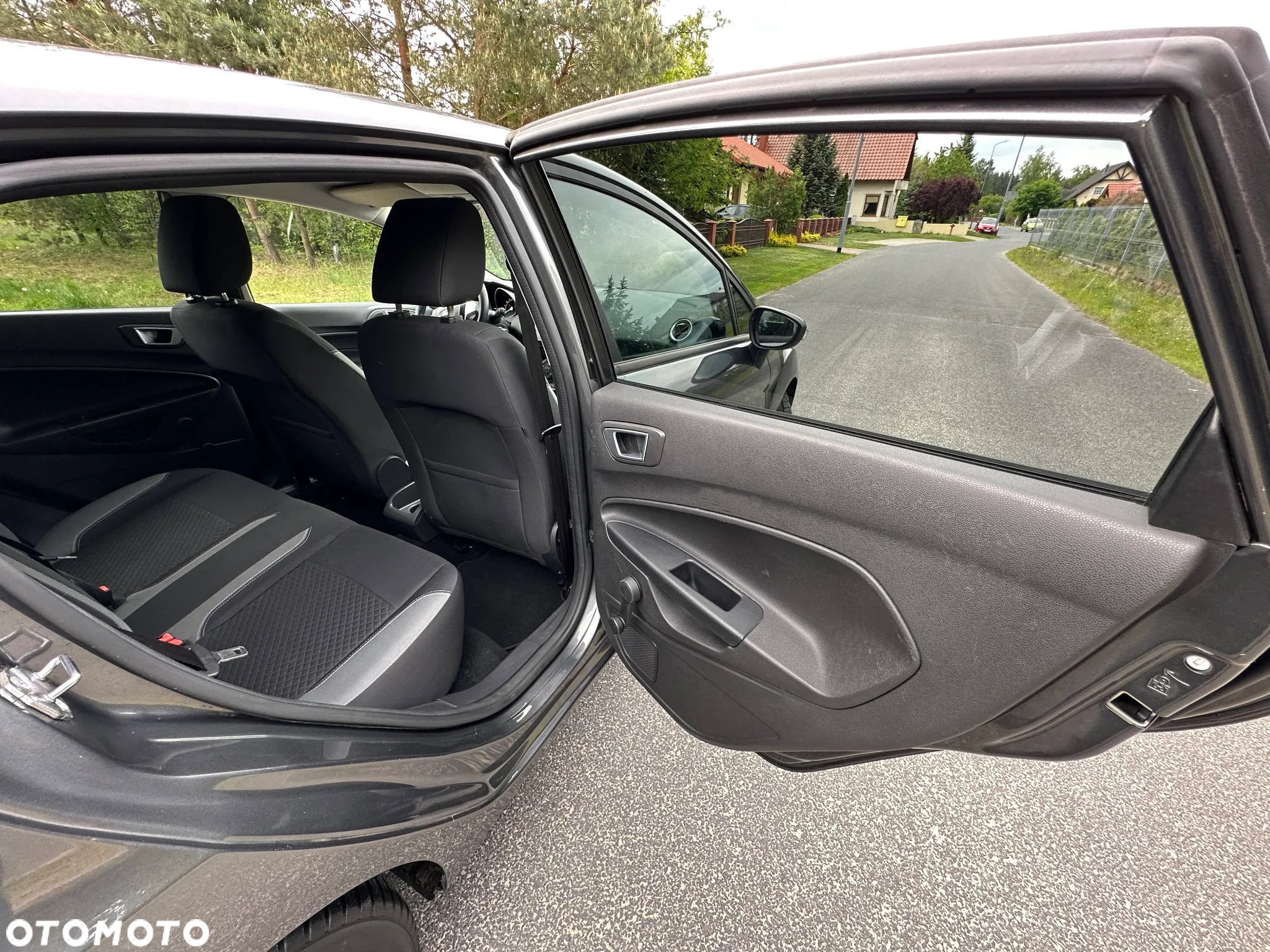 Ford Fiesta - 24