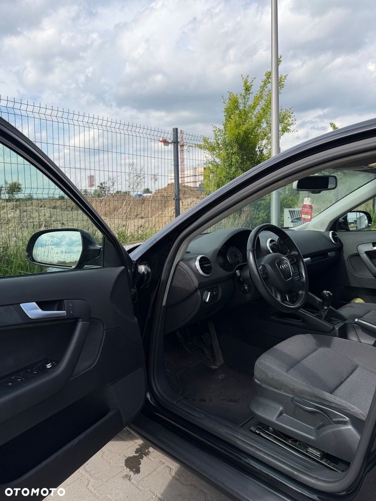Audi A3 Sportback 1.6 TDI DPF Ambition - 11