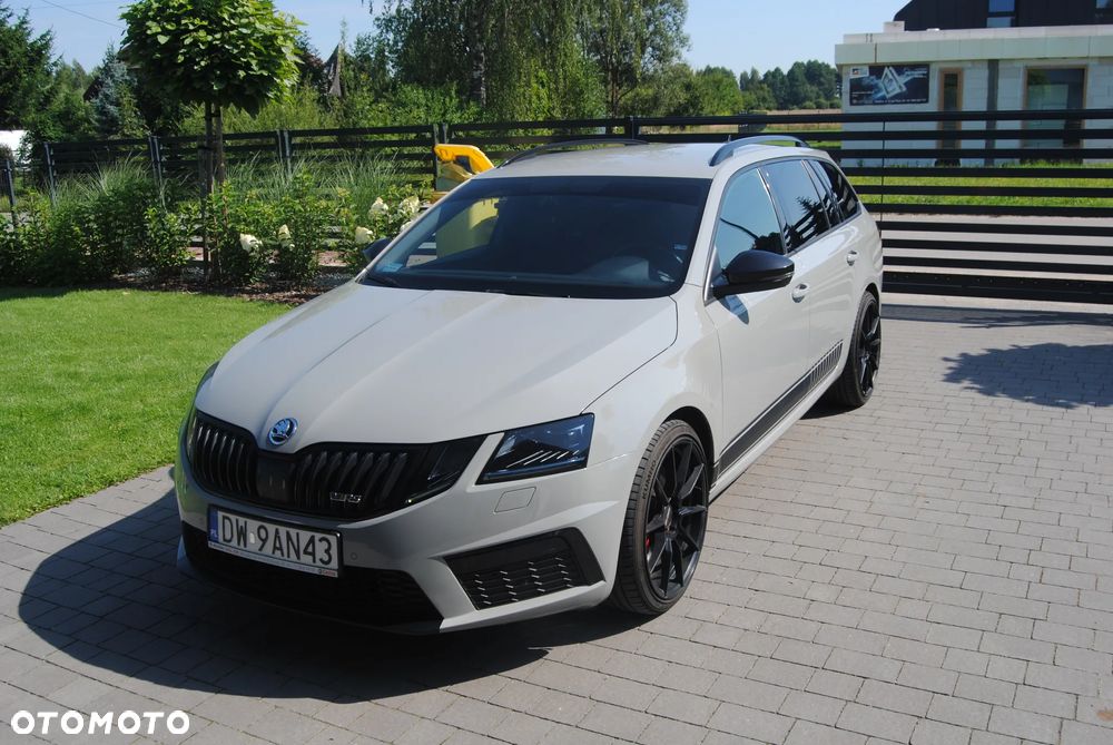 Skoda Octavia 2.0 TSI RS - 36