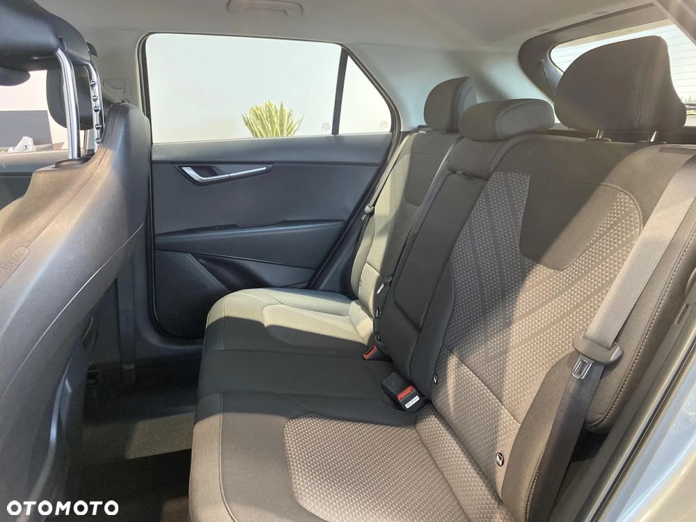 Kia Niro 1.6 GDI Hybrid M - 12