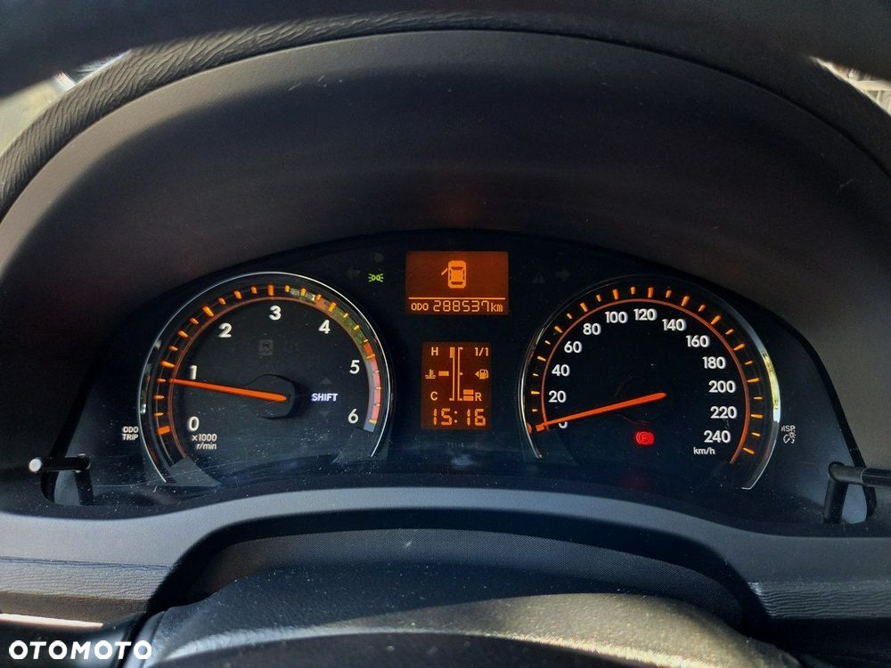 Toyota Avensis 2.0 D-4D - 21