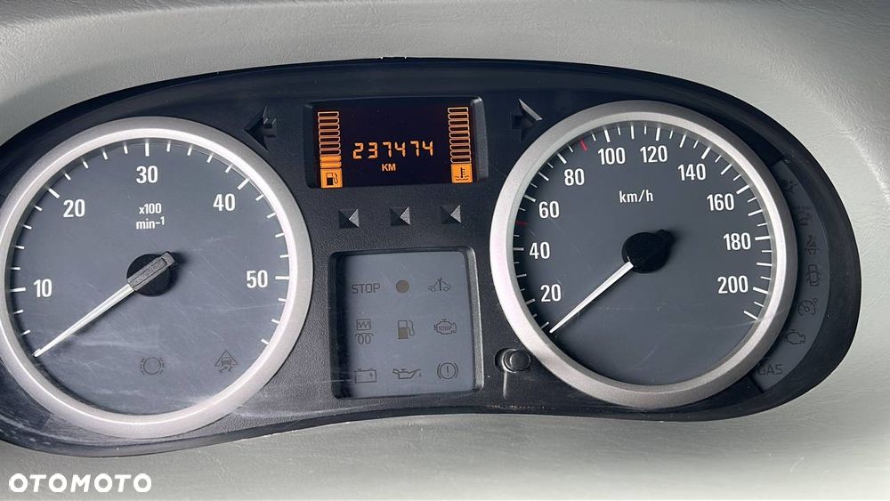 Opel Vivaro - 9