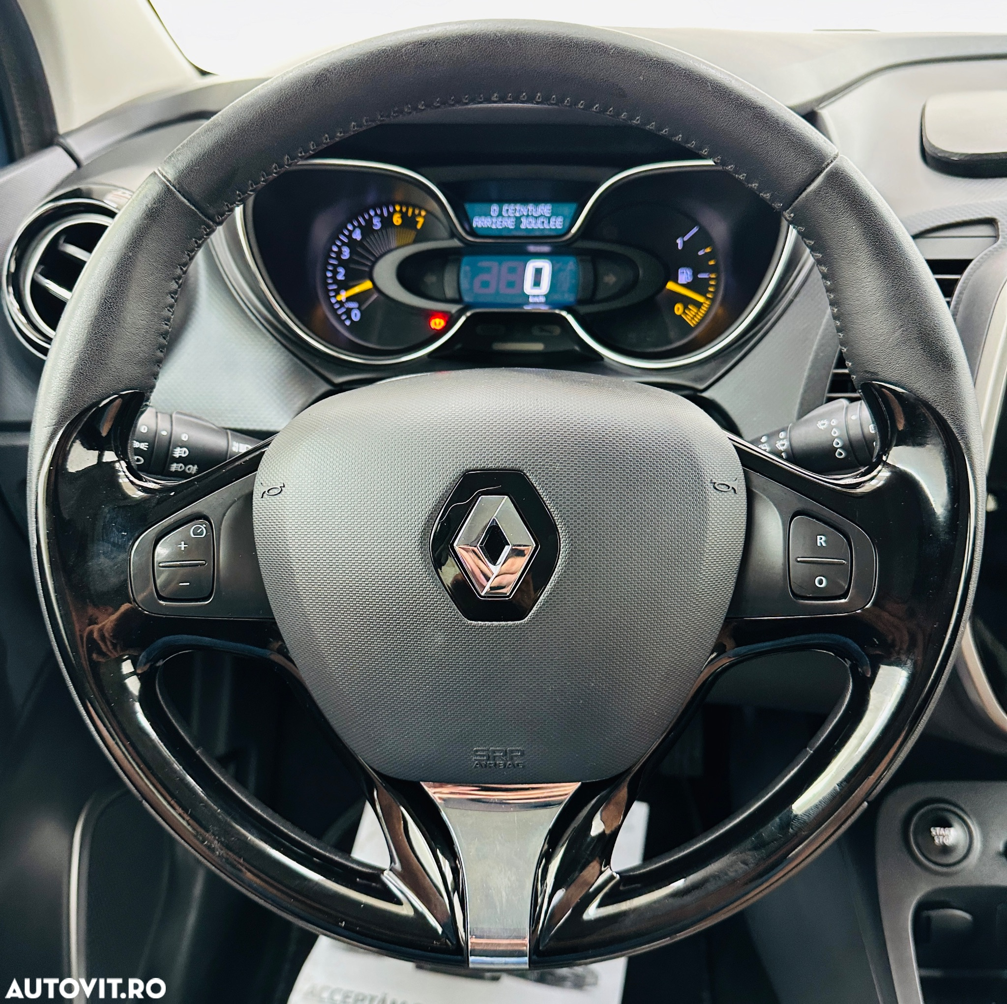 Renault Captur - 36