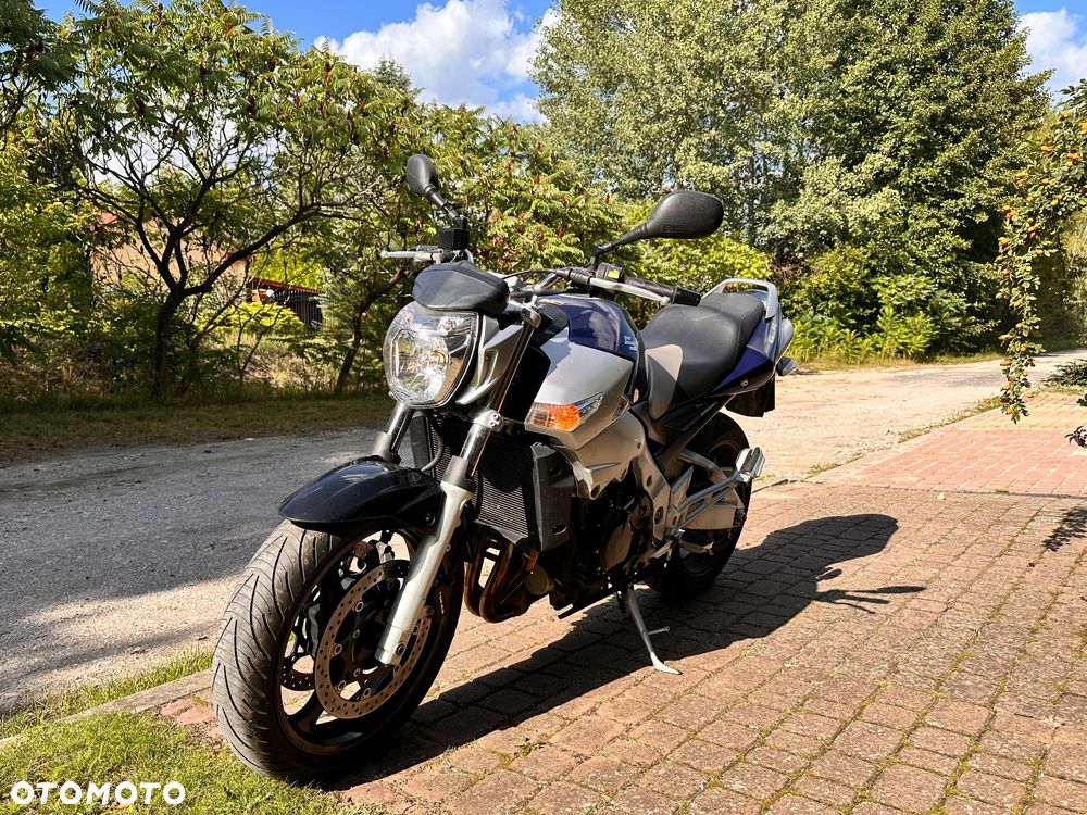 Suzuki GSR - 1