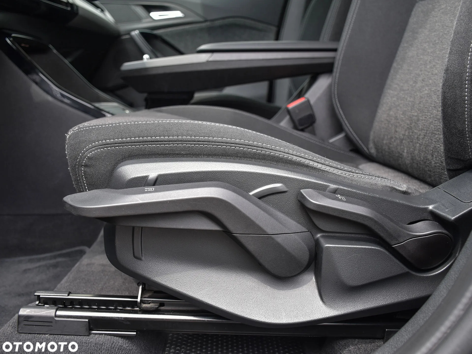 BMW X1 sDrive18i - 21