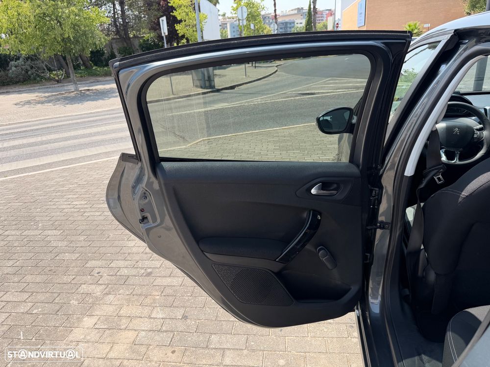 Peugeot 208 1.2 PureTech Active - 20
