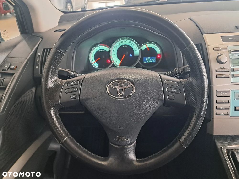 Toyota Corolla Verso 1.6 Premium - 11