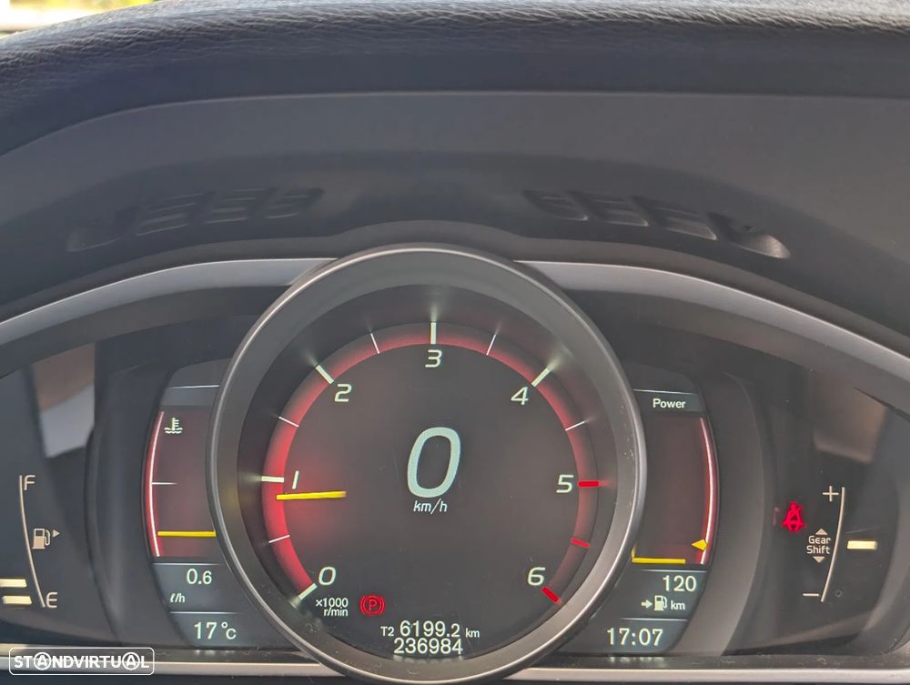 Volvo V40 D2 Momentum - 5