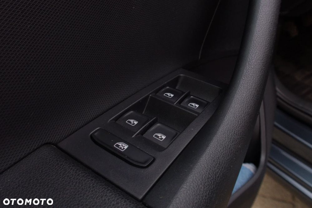 Skoda RAPID 1.2 TSI Style - 18