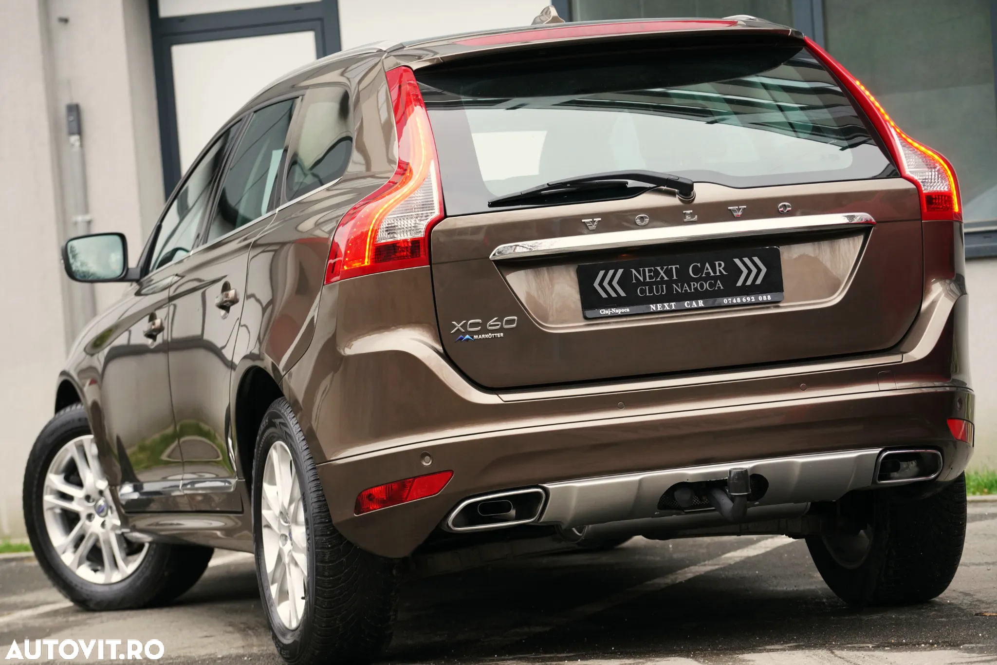 Volvo XC 60 D5 AWD Geartronic Summum - 4