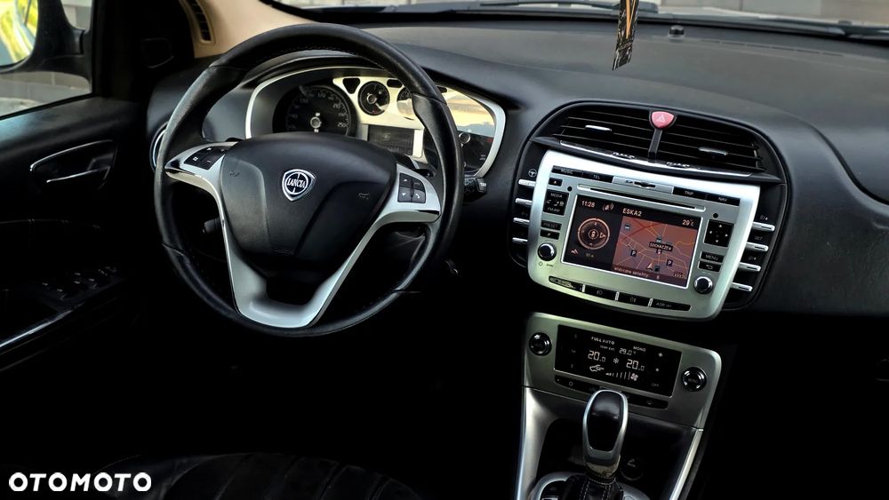 Lancia Delta 1.8 T-Jet Platino Sportronic - 15