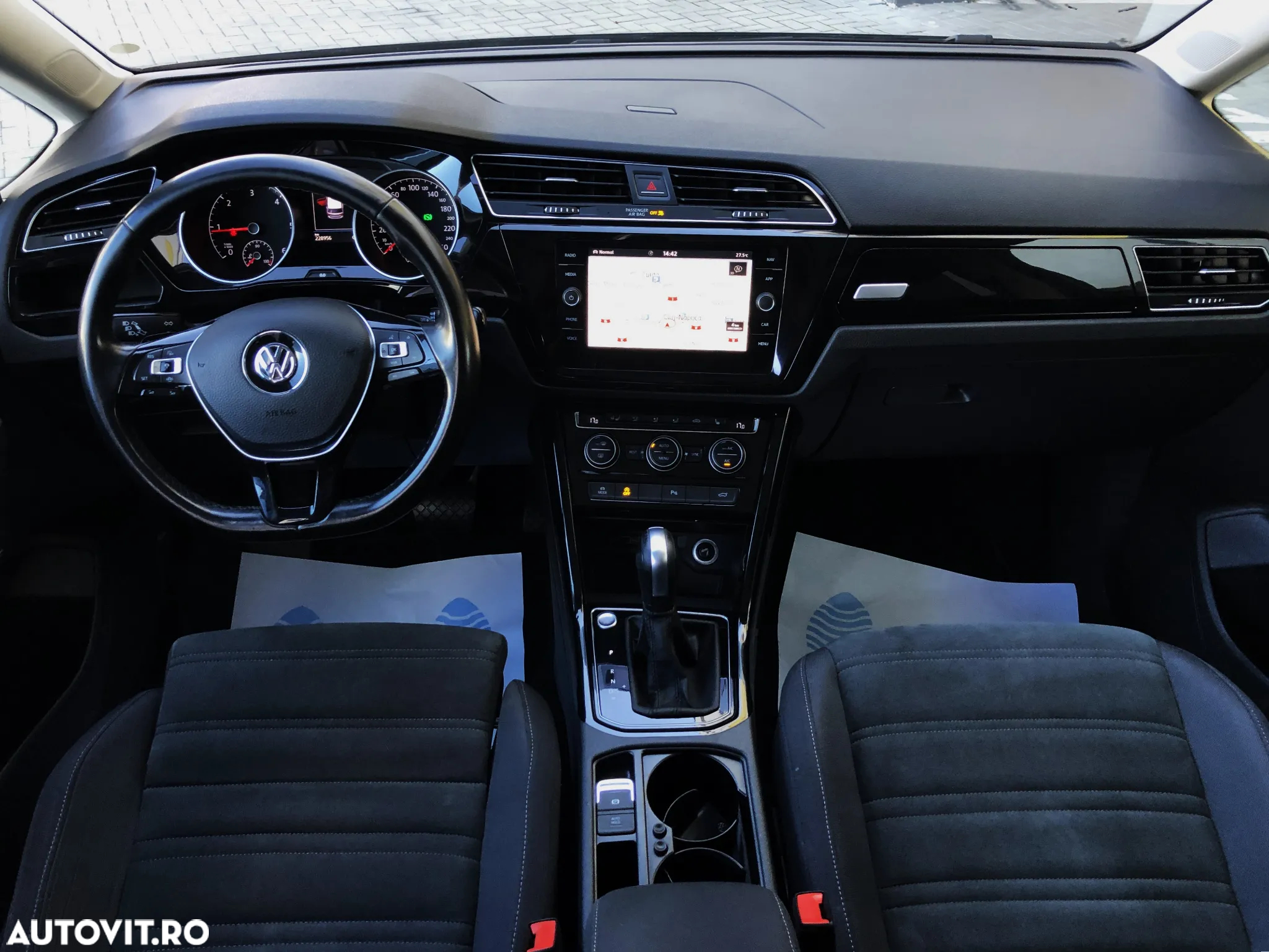 Volkswagen Touran 2.0 TDI DSG Highline - 7