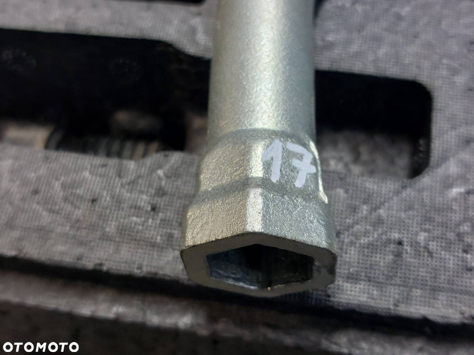 LEWAREK PODNOŚNIK SAMOCHODOWY UCHO AUDI A5 8T 8K0011031D 1120 KG - 11