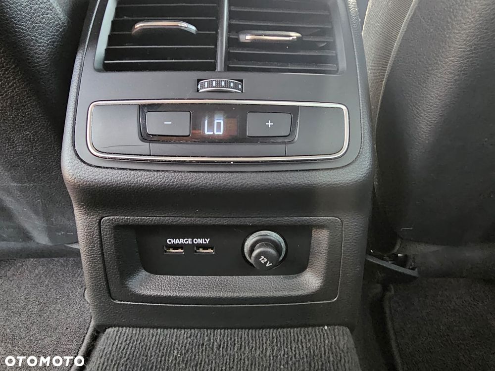 Audi A4 Limousine - 11