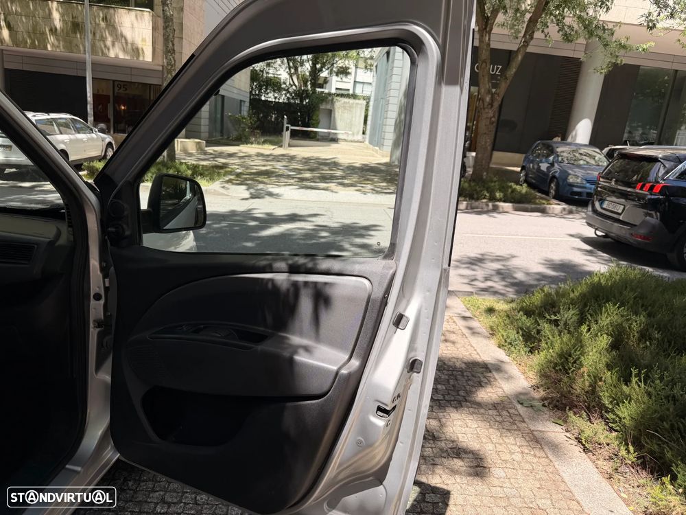 Fiat Doblo 1.3 M-Jet 7L Start&Stop - 19
