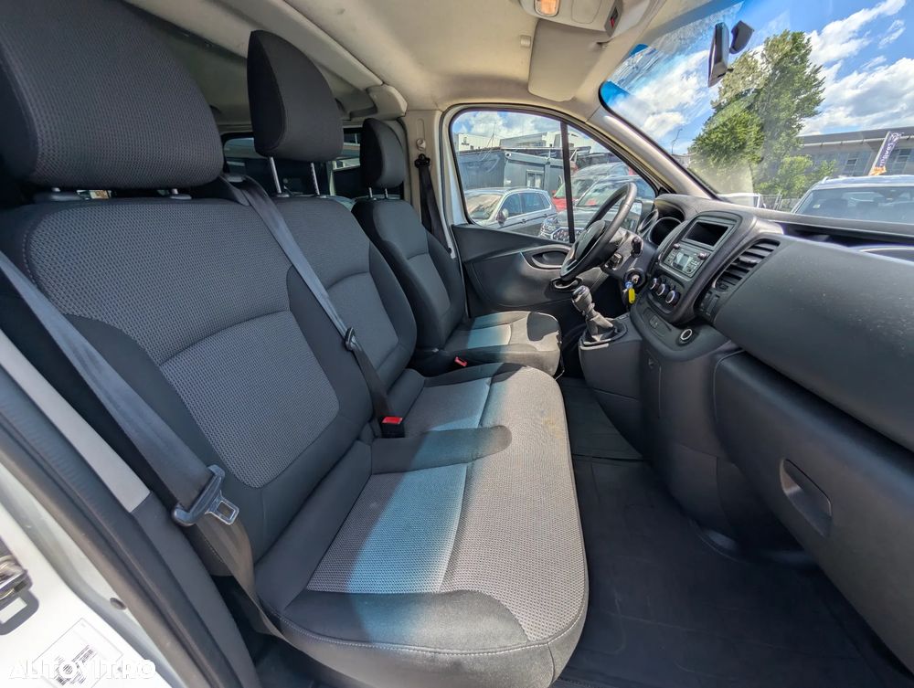 Renault Trafic 2.0 Blue dCi 120 Combi L1H1 8+1 locuri Authentique - 19