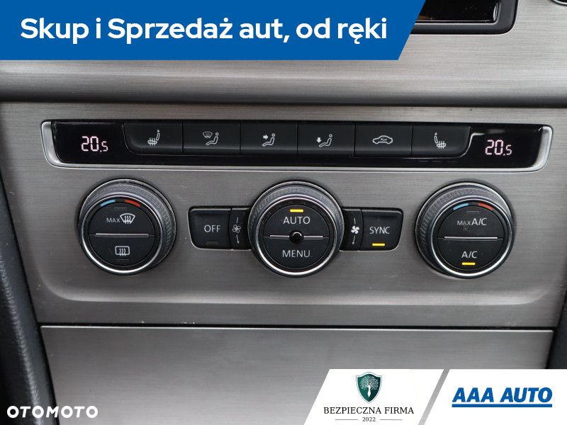Volkswagen Golf - 14