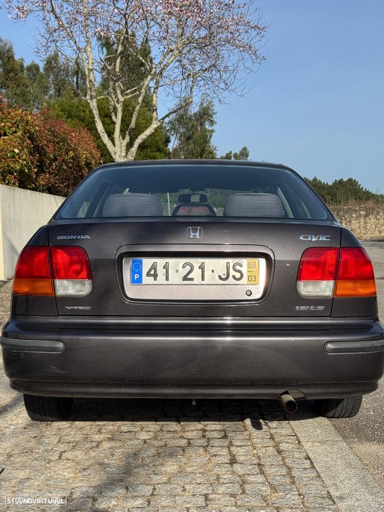 Honda Civic 1.5i LS - 3