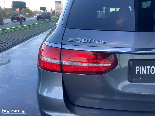 Mercedes-Benz E 300 de 9G-TRONIC AMG Line - 9