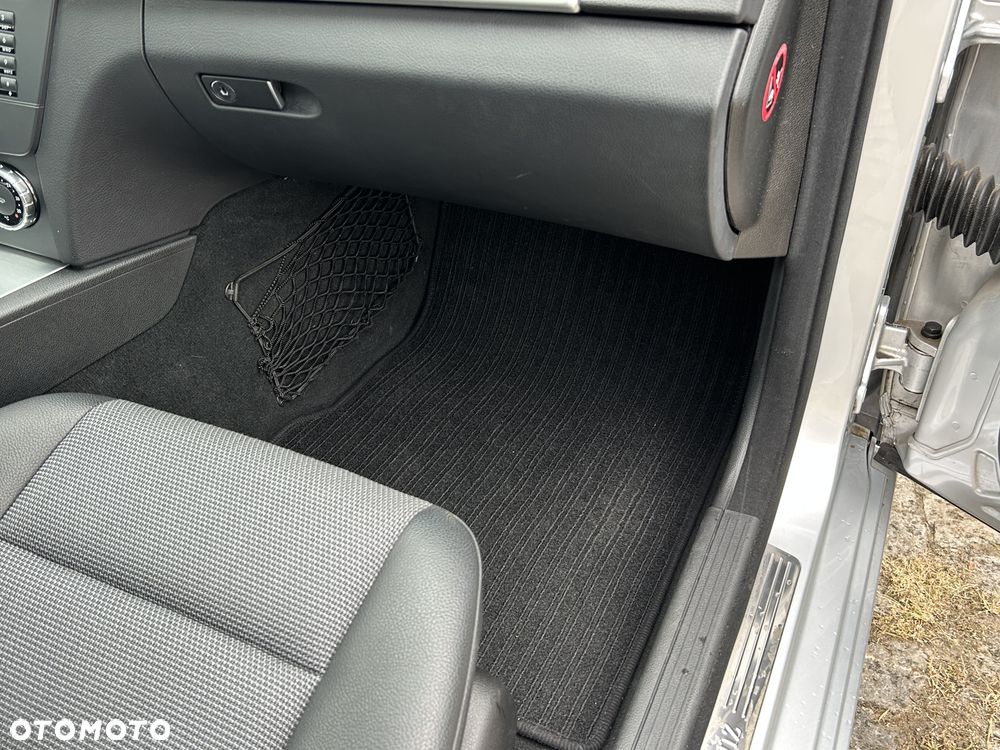 Mercedes-Benz Klasa C 180 BlueEFFICIENCY 7G-TRONIC Avantgarde - 15