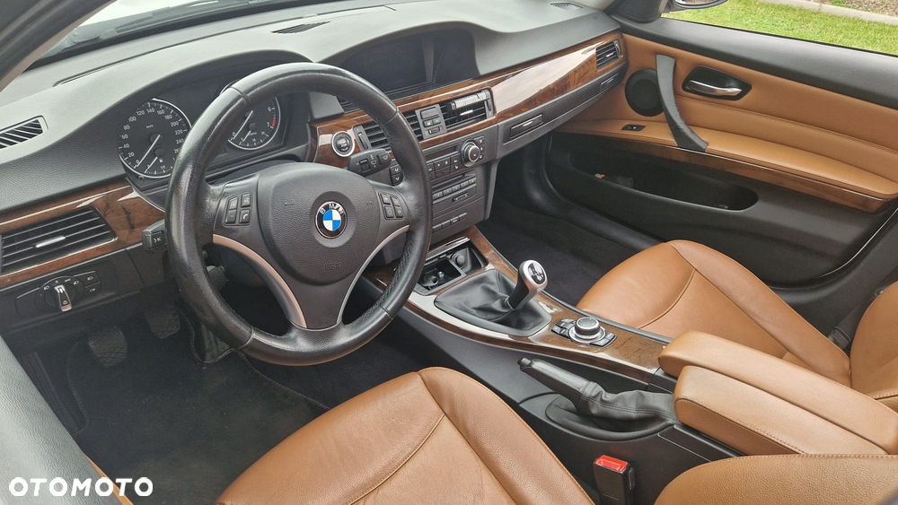 BMW Seria 3 318i - 18