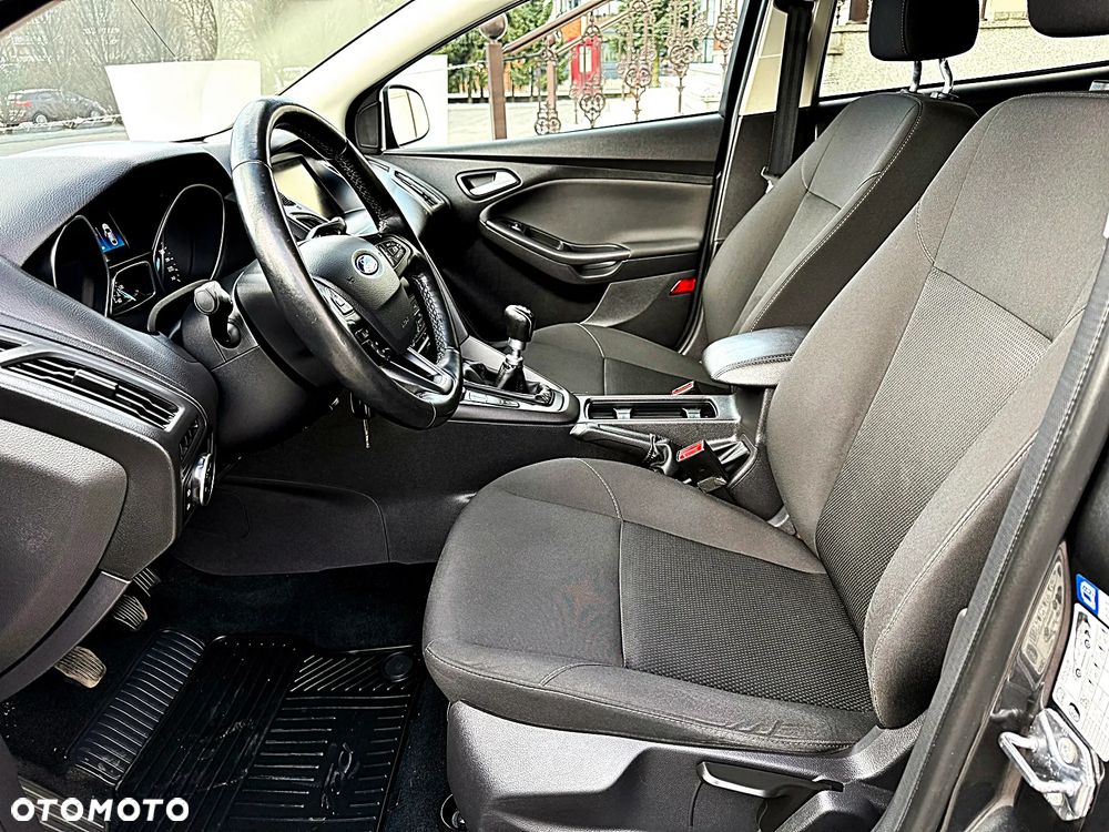 Ford Focus 1.6 TDCi DPF Start-Stopp-System Titanium - 17