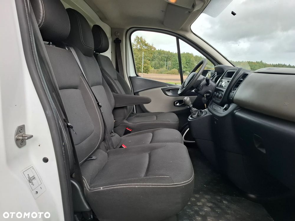 Renault TRAFIC VAT-1*KLIMATYZACJA*PEŁEN BLASZAK ! 3-OSOBOWY BEZ Ad Blue - 18