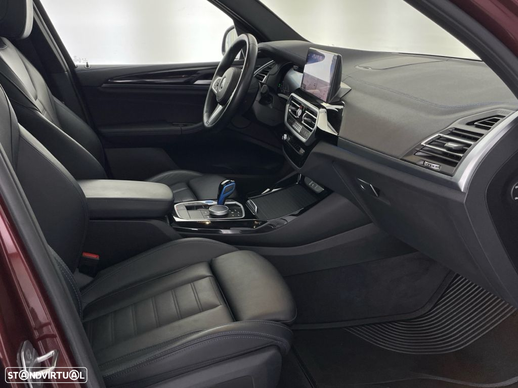 BMW iX3 M Sport Impressive - 23