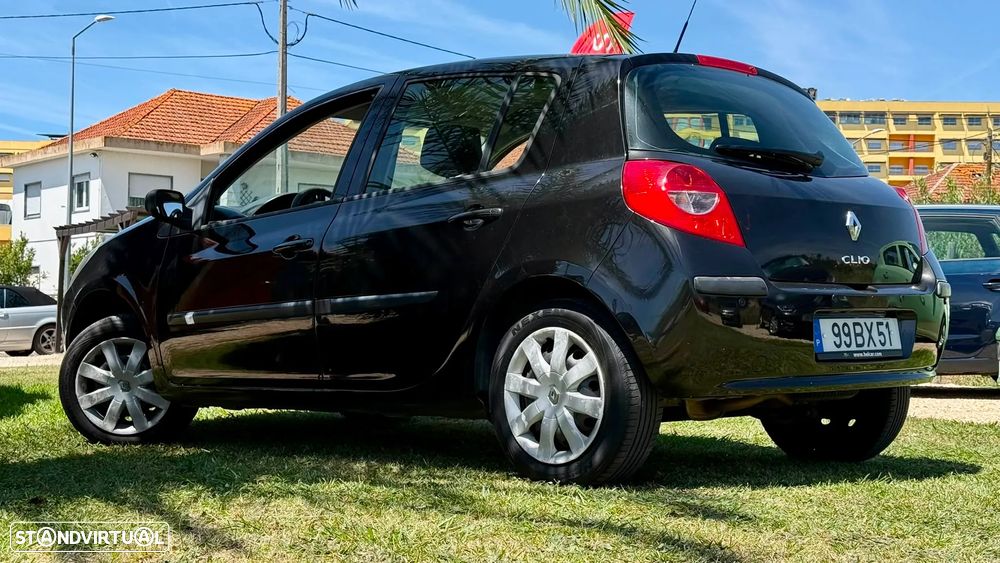 Renault Clio 1.2 16V Confort Dynamique - 4