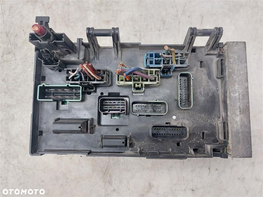 Skrzynka bezpieczników Chrysler Grand Voyager  2.5CRDI 141KM 04727080AC - 3