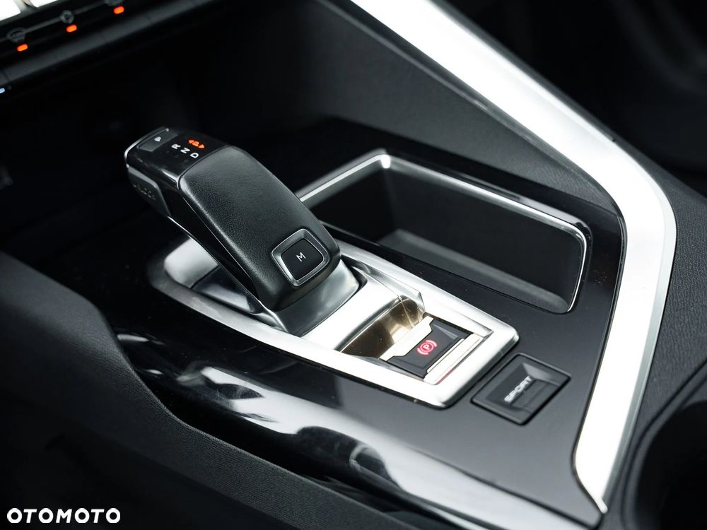 Peugeot 3008 1.6 BlueHDi Active S&S EAT6 - 22