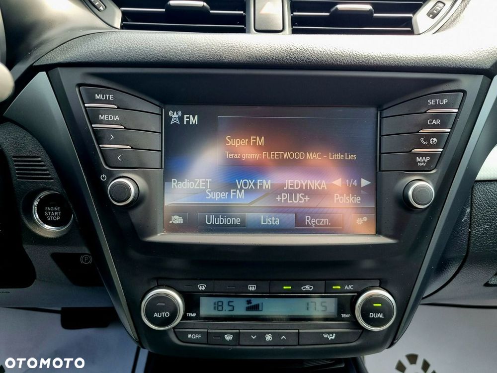 Toyota Avensis 1.8 Premium MS - 17