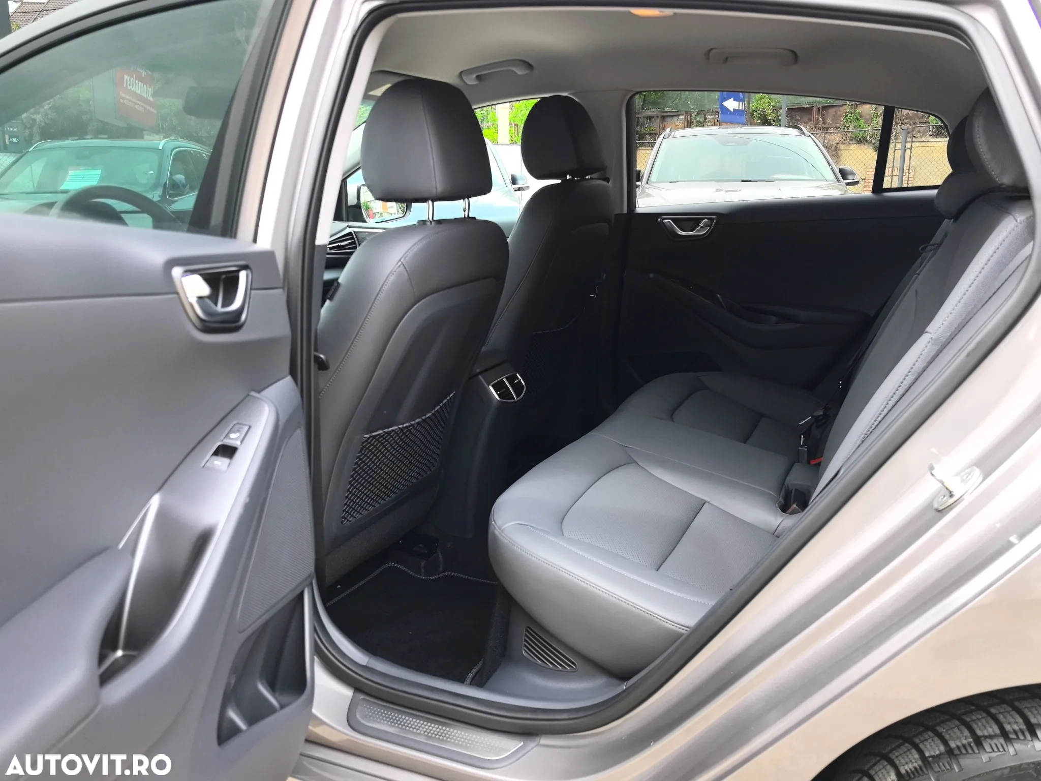 Hyundai IONIQ Plug-In Hybrid 1.6 141CP Exclusive - 11