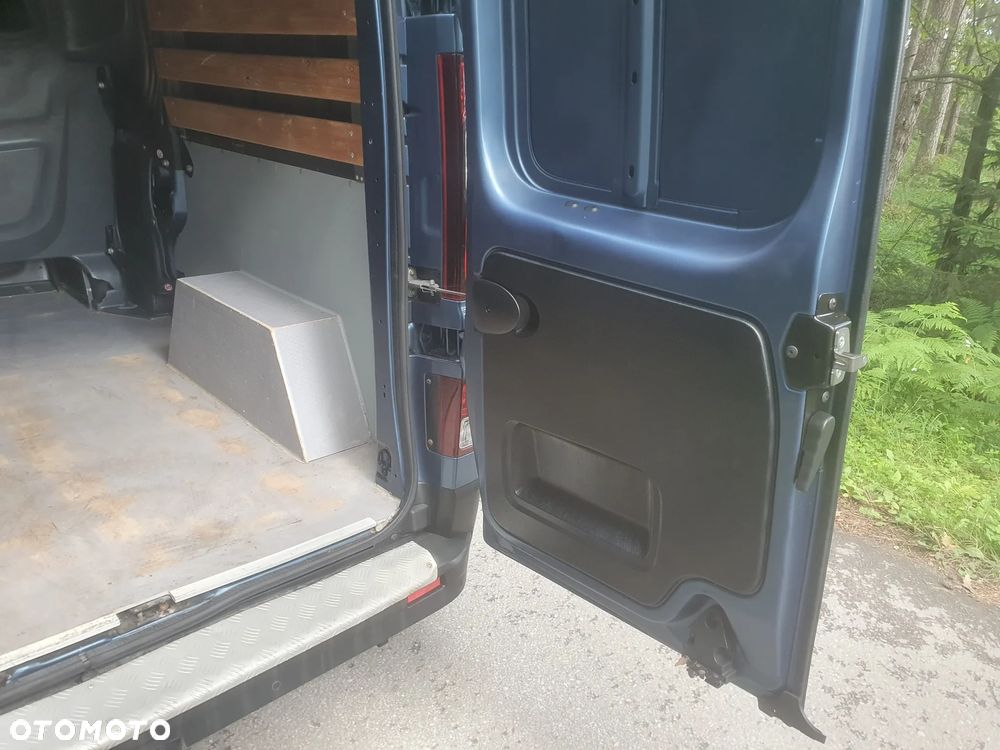 Renault TRAFIC - 21