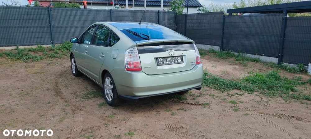 Toyota Prius - 12