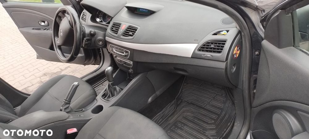 Renault Fluence 1.6 16V Expression - 6