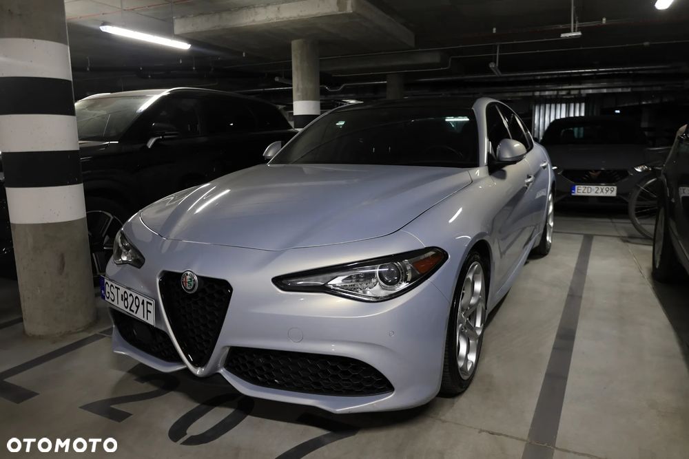 Alfa Romeo Giulia 2.0 Turbo 16V AT8 Veloce - 11