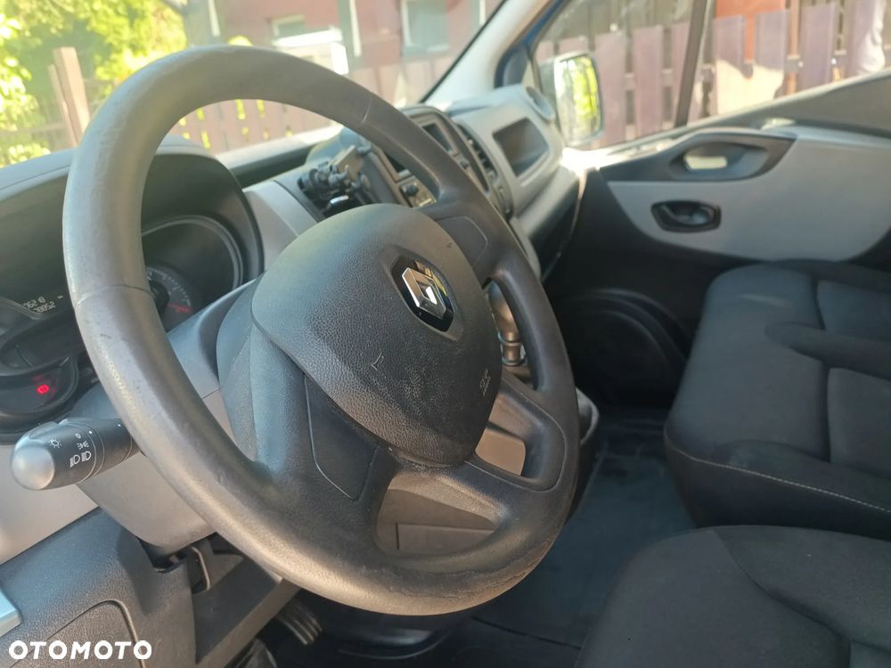 Renault Trafic - 23
