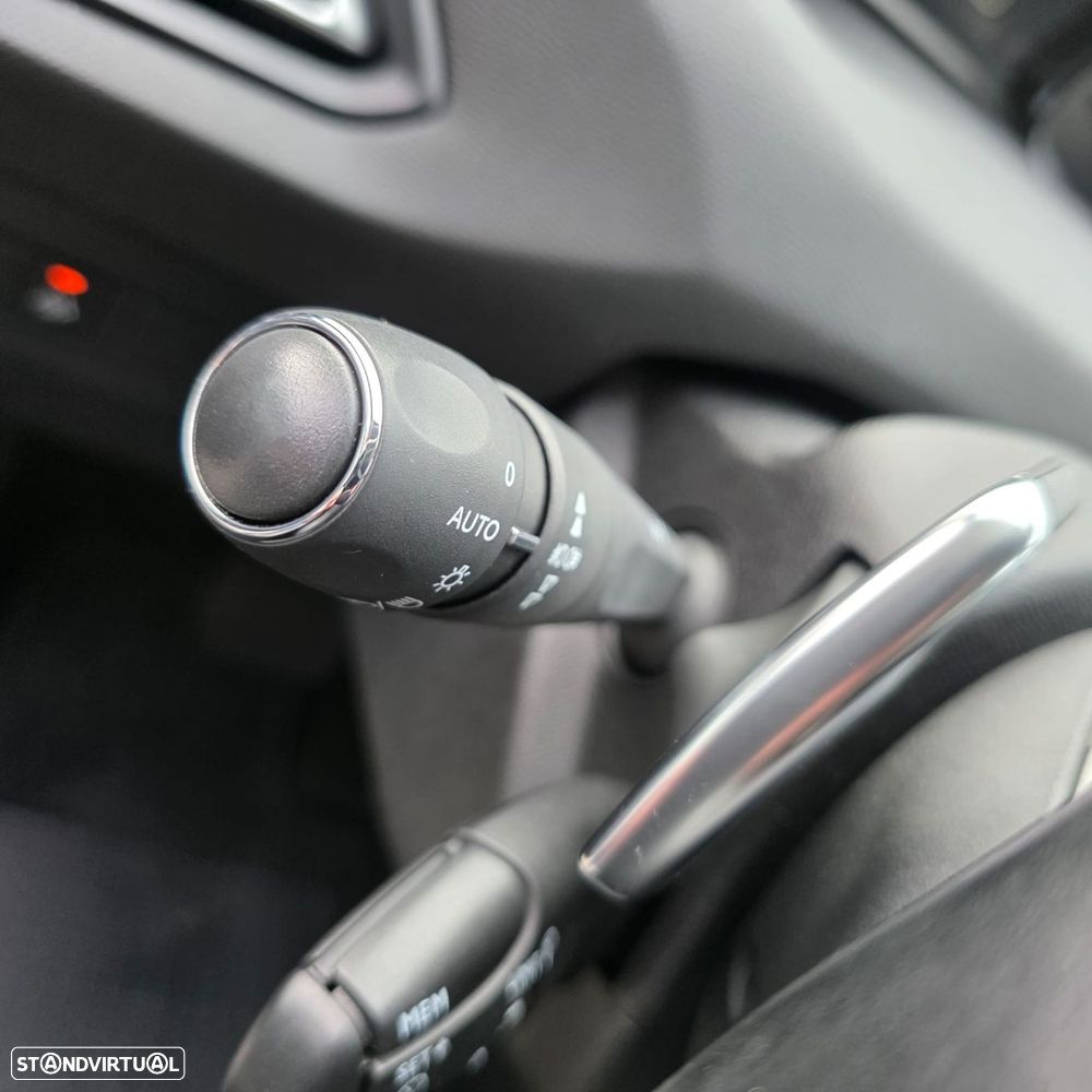 Peugeot 308 SW 1.2 PureTech Allure Pack EAT8 - 23