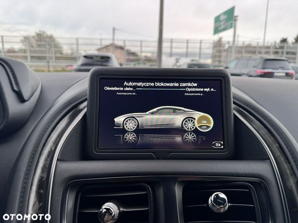 Aston Martin DB11 - 38