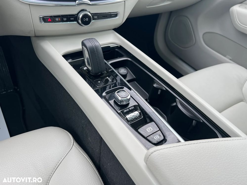 Volvo XC 60 T6 AWD Recharge Geartronic Inscription Expression - 10