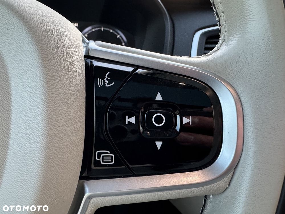 Volvo XC 90 B5 D AWD Momentum Pro - 34