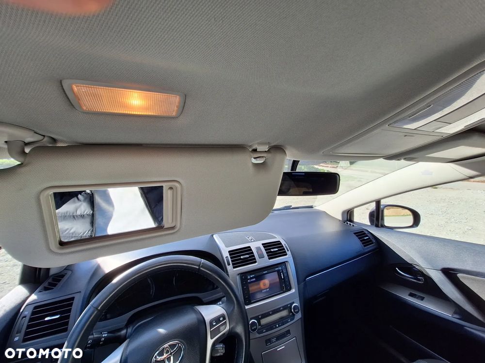 Toyota Avensis 2.0 D-4D - 9