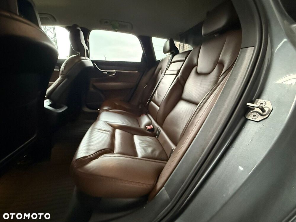 Volvo V90 Cross Country - 10